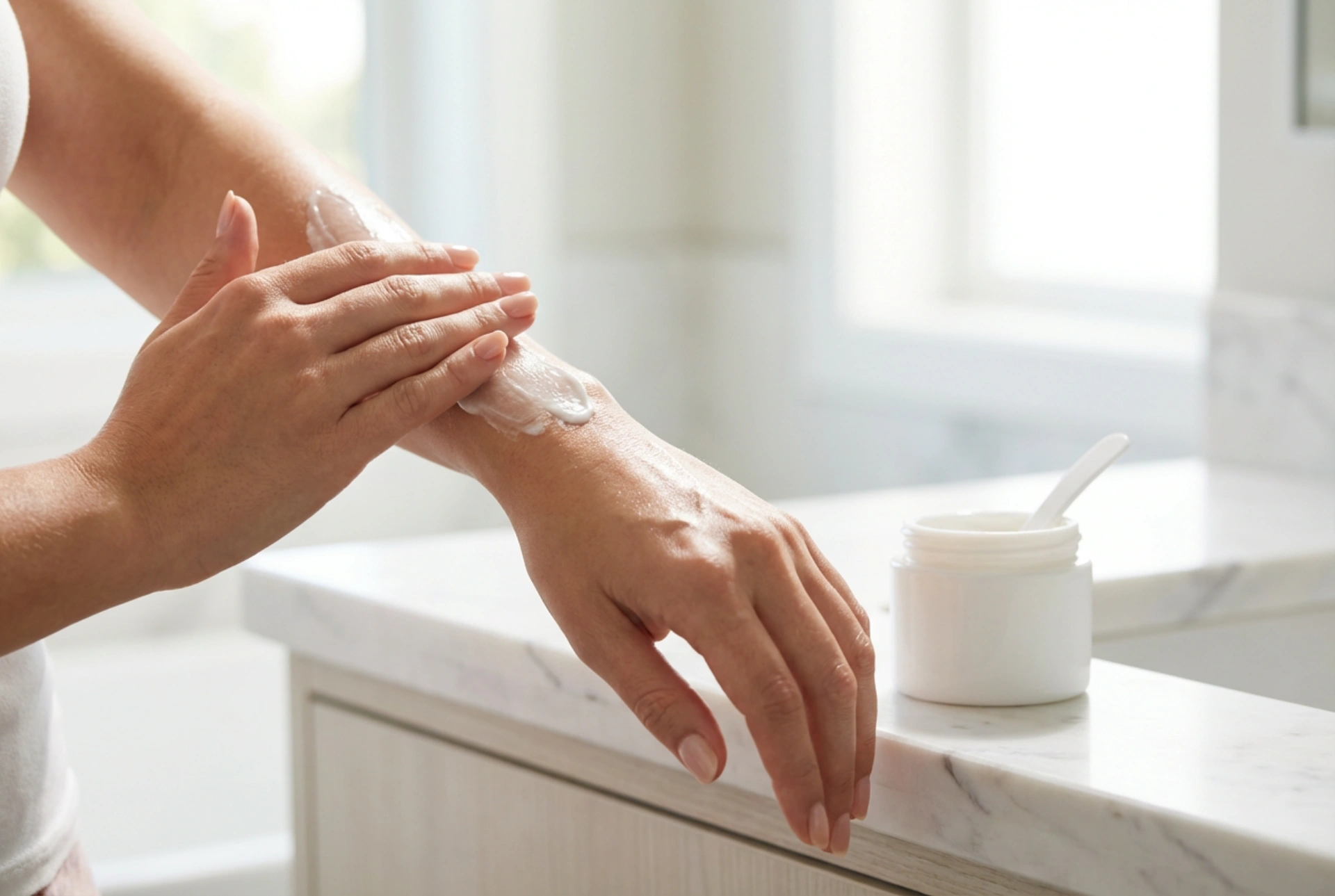 Crema facial muy hidratante en la práctica: cuándo es adecuada y cómo aplicarla