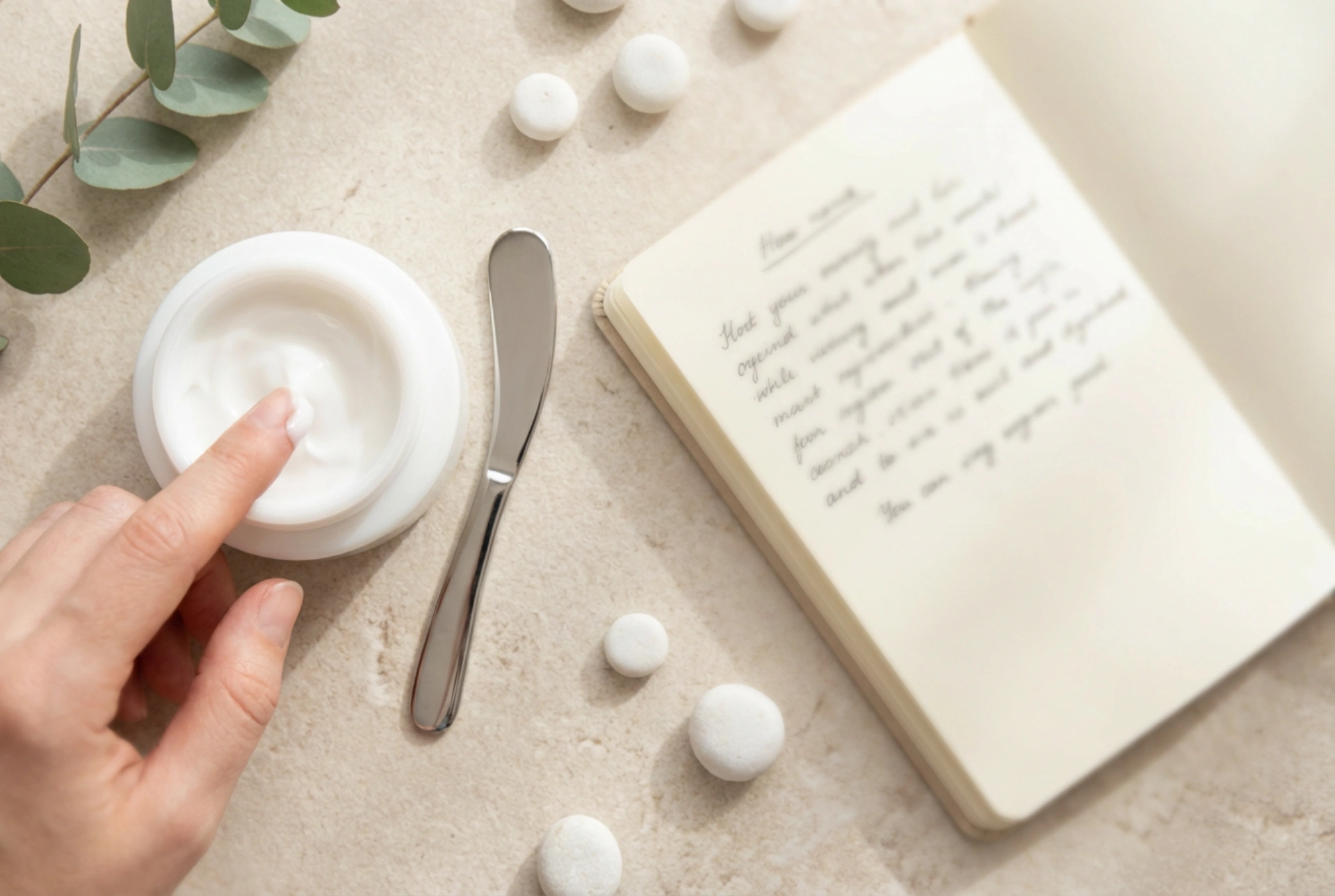 Crema hidratante diaria: cómo leer las etiquetas y elegir la textura adecuada