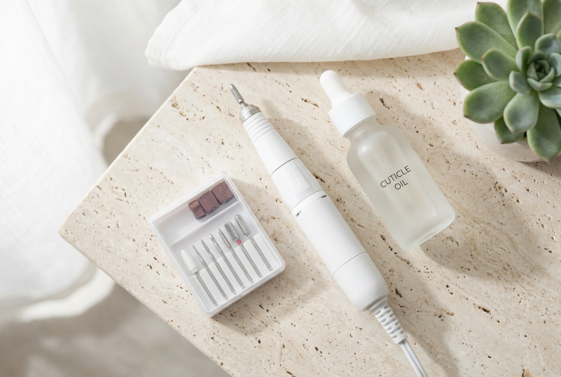 Uso del torno de uñas en casa: conceptos básicos, tipos de fresas y cuidado posterior