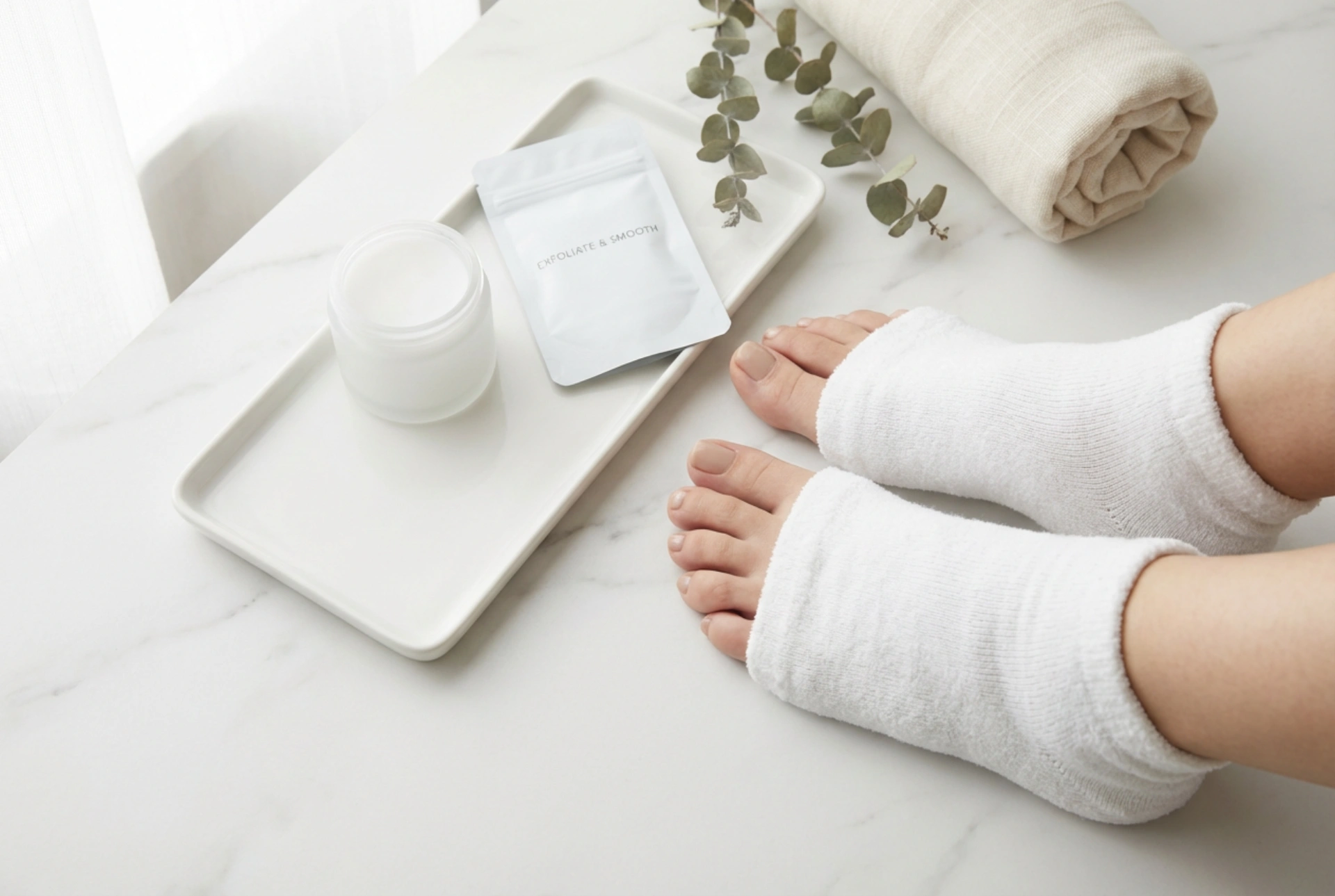 Mascarilla para pies: cómo usar calcetines exfoliantes y cremosos