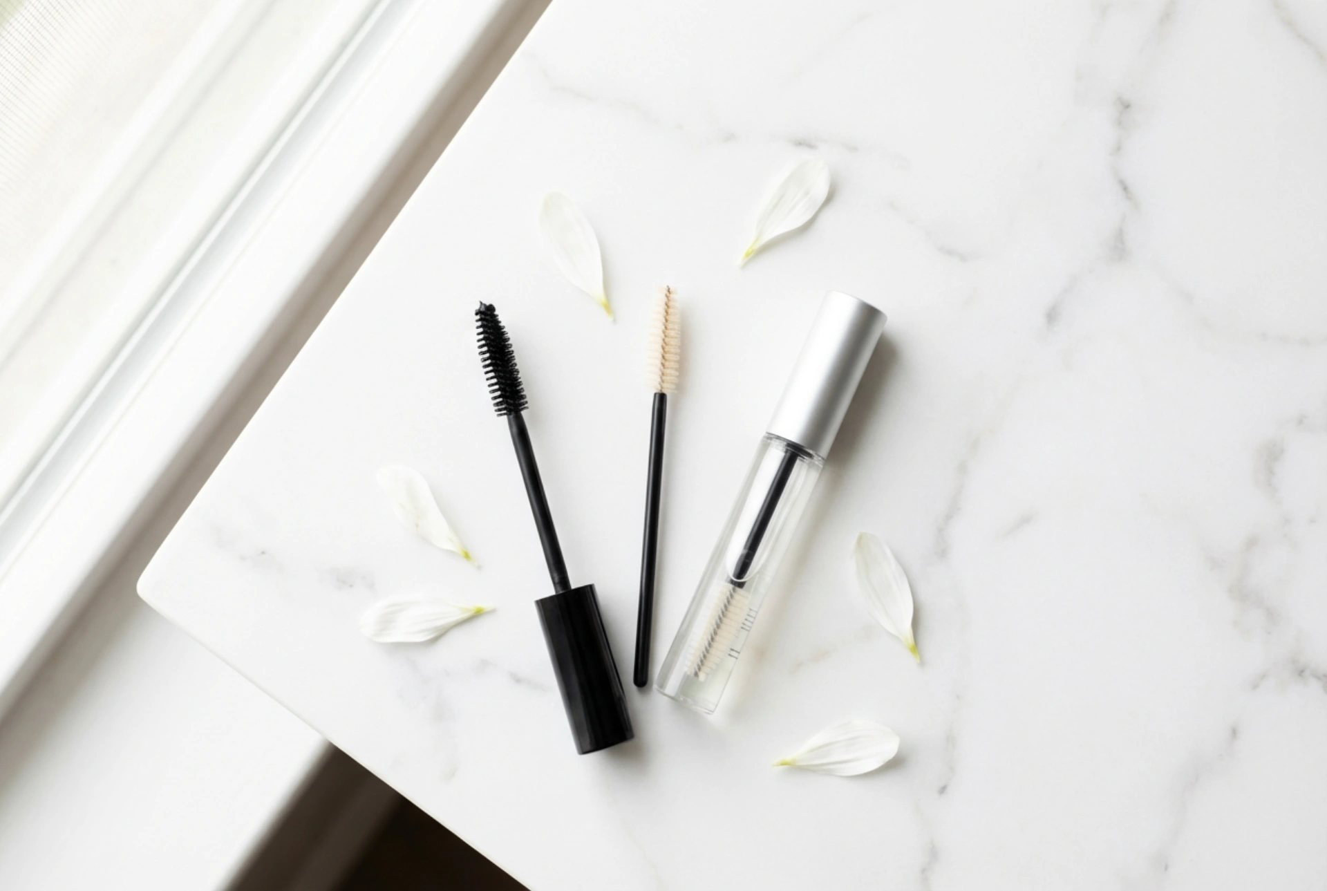 Pestañas mal aplicadas: soluciones rápidas y cómo evitar errores