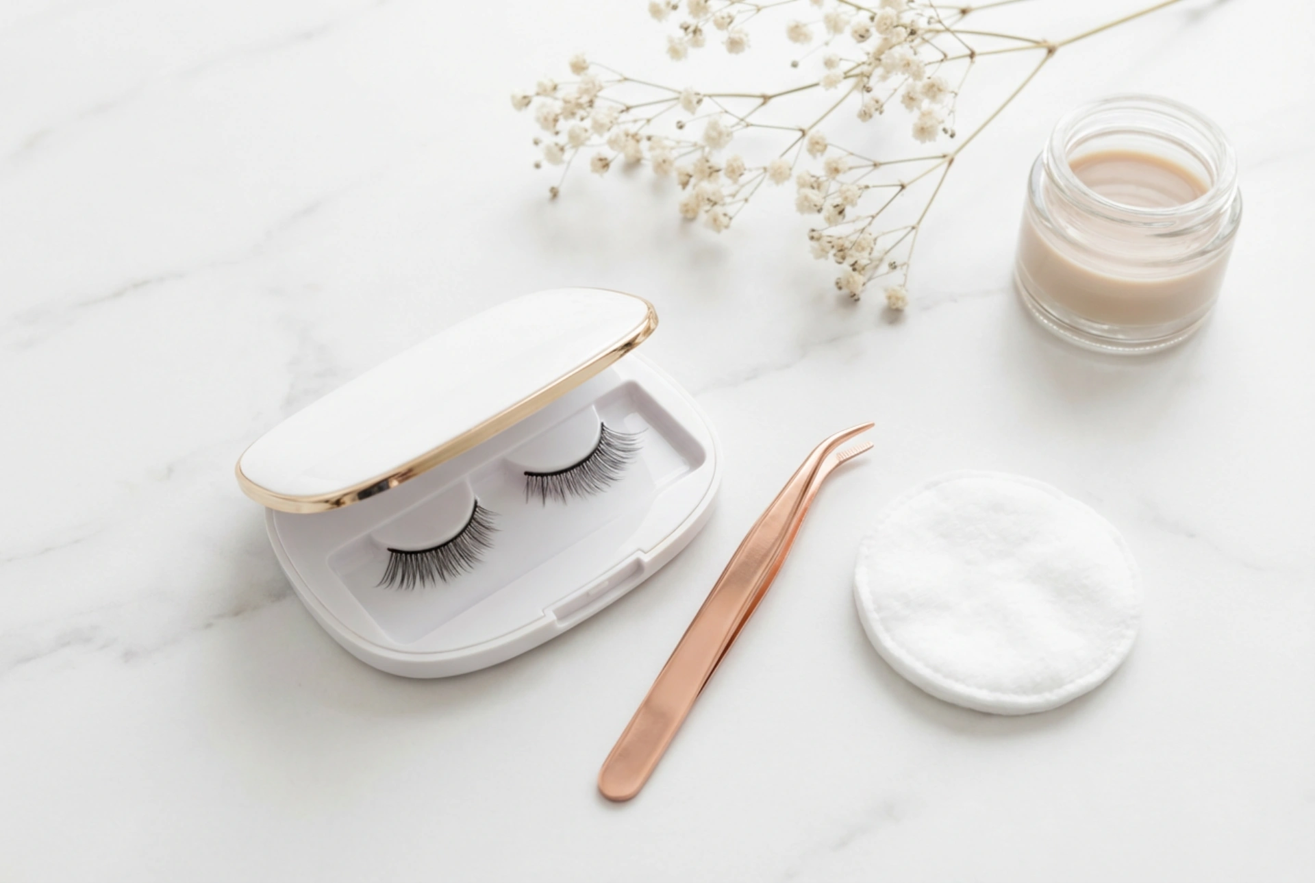 Pestañas magnéticas sin delineador: aplicación, ajuste y cuidado